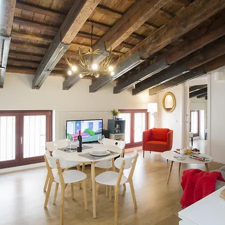 Singularstays San Vicente Apartment *